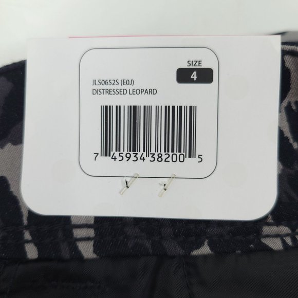 Isaac Mizrahi Women Tailored Shorts NEW 5" Inseam Black Animal Print Stretch - Picture 5 of 9